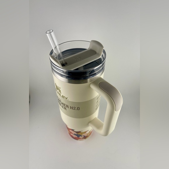 BNWT Stanley 30 Oz Lunar New Year Cream Dragon Tumbler - Picture 3 of 4